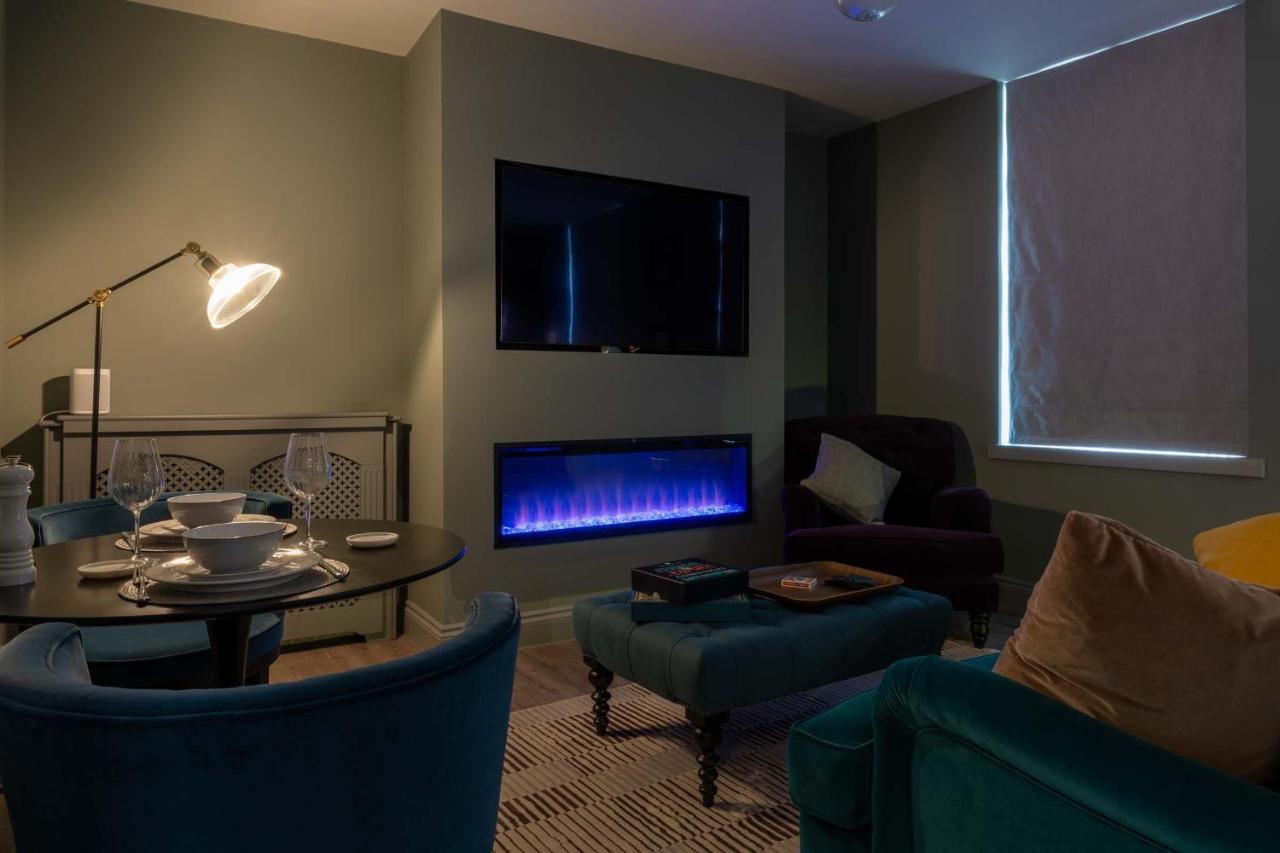 Beautiful Modern 1 Bedroom Apartment, City Centre Бат Экстерьер фото